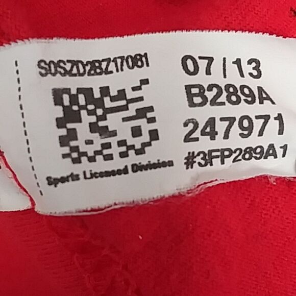 Chicago Blackhawks T Shirt 2013 Duncan Keith #2 - Picture 7 of 9